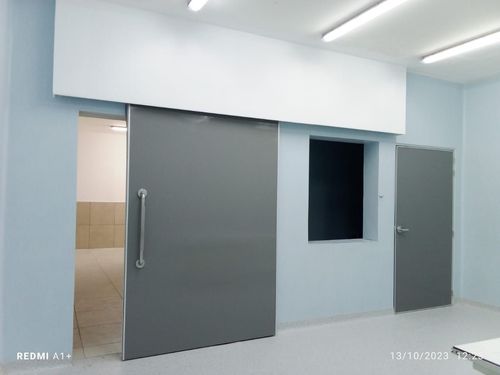 illustration_1_Instalación de puertas con protección radiológica..webp